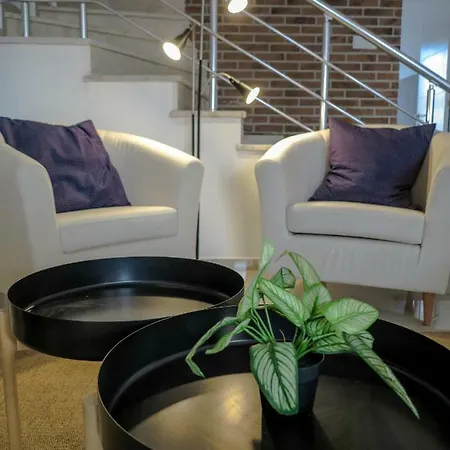 Lilach - Seaside, Caesar *